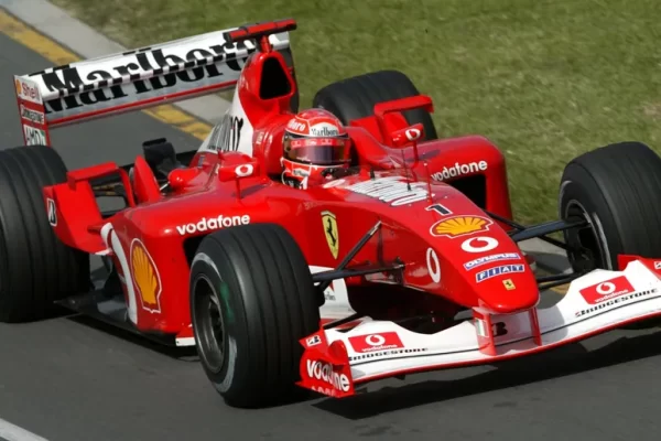 Ferrari de Schumacher é leiloada por valor recorde de R$ 68 milhões