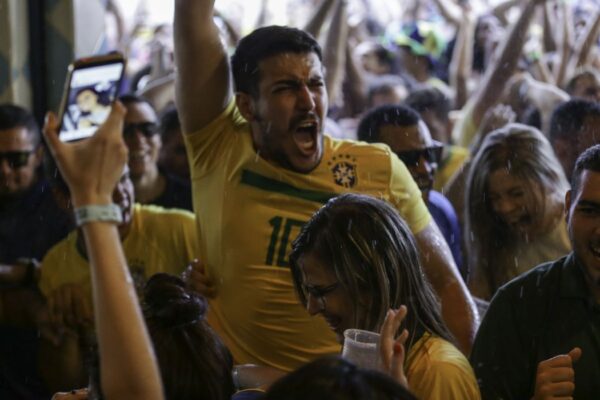 5 opções gratuitas para assistir a estreia do Brasil na Copa