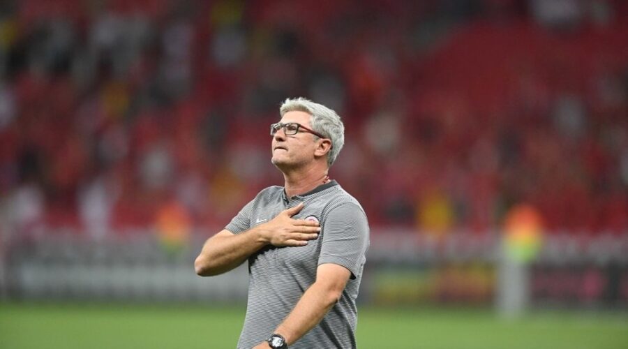 Odair Hellmann é anunciado como treinador do Santos