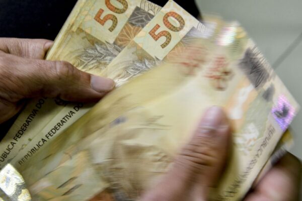Ministra Simone Tebet confirma valor do salário mínimo acima da estimativa para 2024