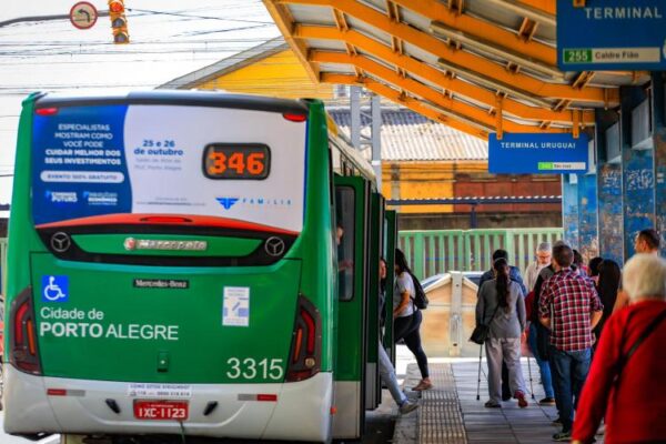 Ônibus de Porto Alegre voltam a usar o ar-condicionado a partir da próxima semana