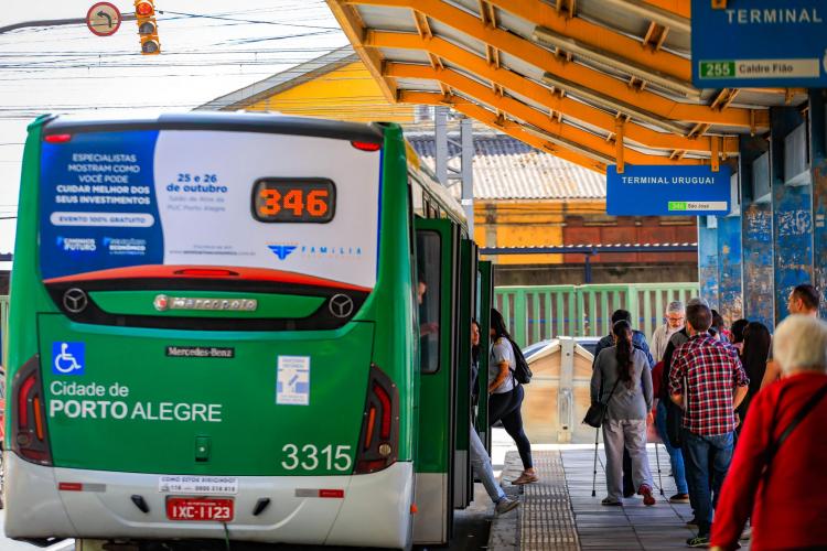 ônibus de Porto Alegre voltam a utilizar o ar-condicionado, a partir de segunda-feira