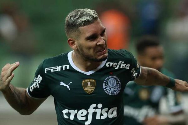 Inter faz consulta por Rafael Navarro, atacante do Palmeiras