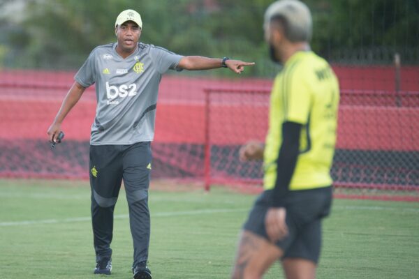 Grêmio anuncia chegada de auxiliar técnico multi-campeão com o Flamengo