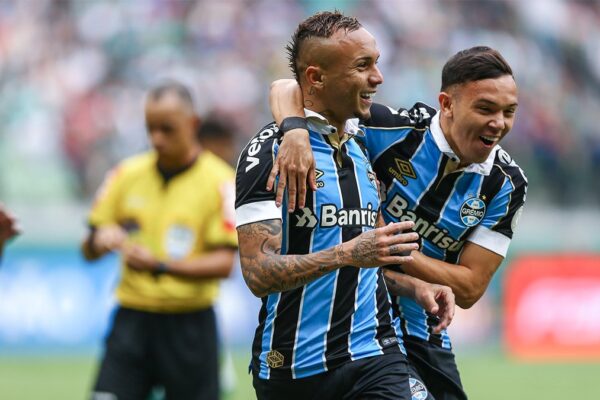 Vendas do time de transição renderam quase R$ 500 milhões ao Grêmio; relembre as negociações
