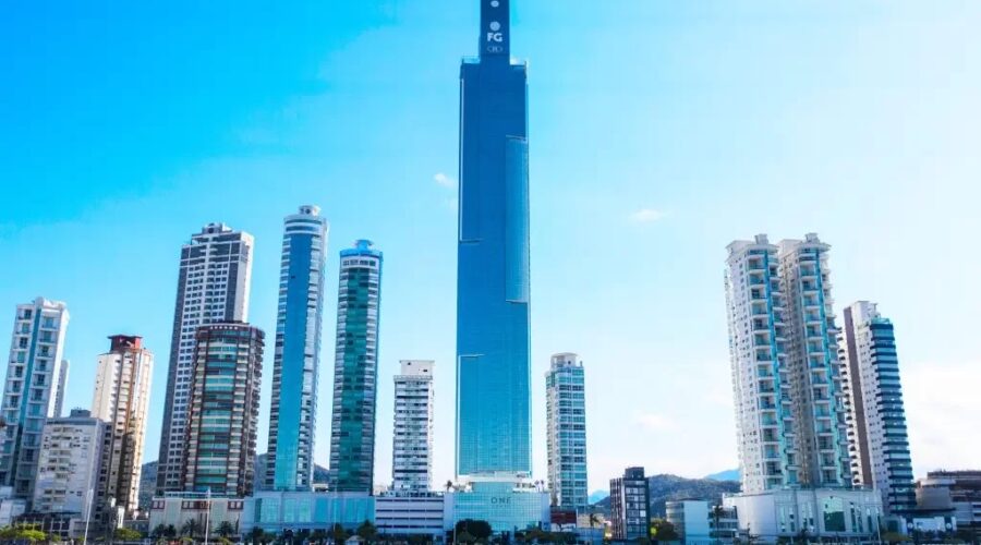 One Tower foi certificado como o prédio residencial mais alto da América Latina.