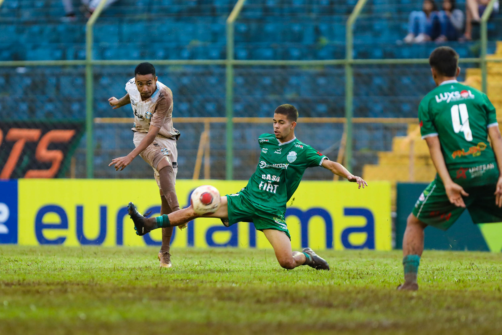 Brasil dá 81 chutes e vence por 9 a 0 no Mundial sub-17 de futebol