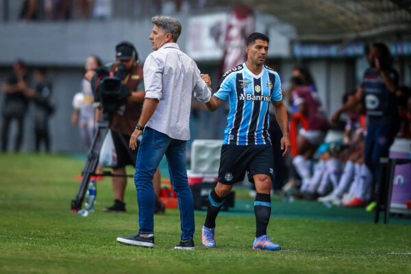 Grêmio relaciona Suárez para partida contra o Esportivo; Renato tem duas baixas