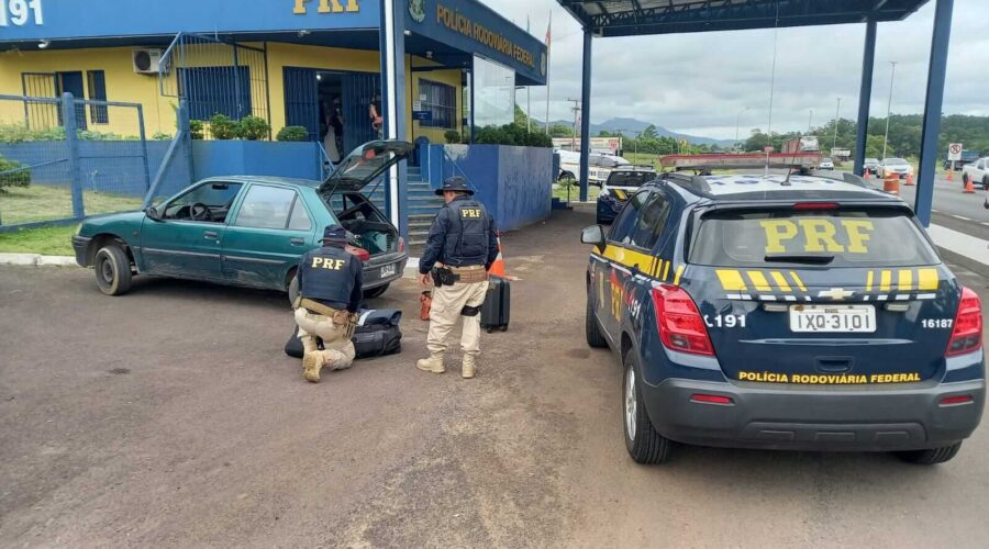 Os trio uruguaio foi abordado pela Polícia Rodoviária Federal (PRF) na BR 101 em Osório