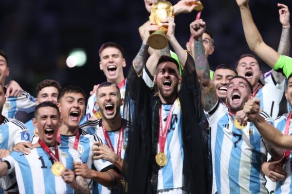 Ex-técnico da Holanda, Van Gaal afirma que Copa do Mundo foi ‘armada’ para Messi vencer