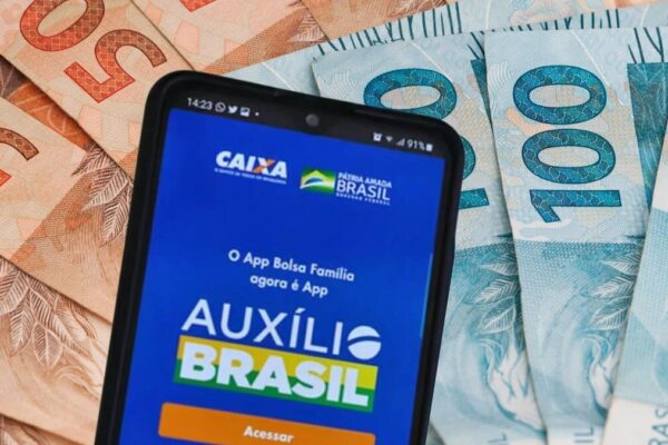 Caixa suspende consignado do Auxílio Brasil