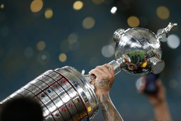 Conmebol anuncia aumento em premiações na Libertadores de 2023; confira valores