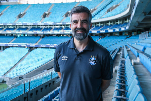 Felipe Endres é anunciado como novo técnico do time feminino do Grêmio