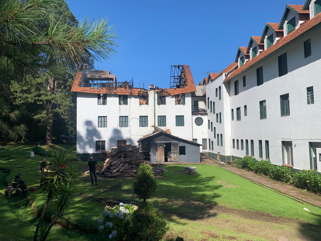 O superaquecimento do cano de uma caldeira foi a causa do incêndio que atingiu o Hotel Cavalinho Branco, em São Francisco de Paula, na Serra.  
