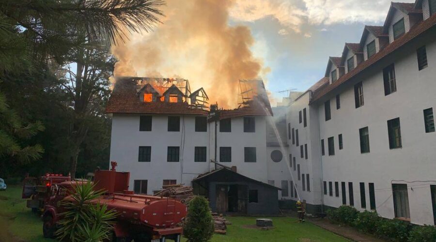Incêndio no Hotel Cavalinho Branco, na Serra, começou em chaminé