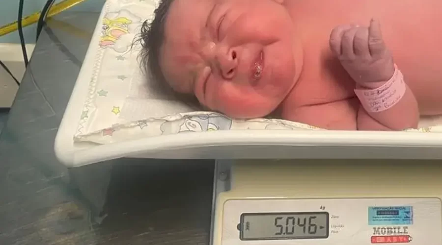 Bebê com mais de 5kg nasce em hospital de Santa Catarina