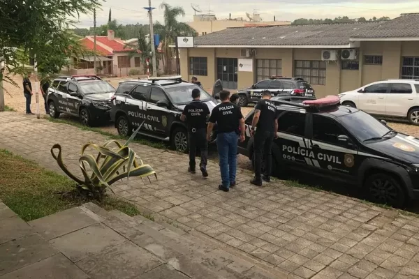 Agentes penitenciários são presos por facilitar a entrada de celulares no presídio de São Sepé