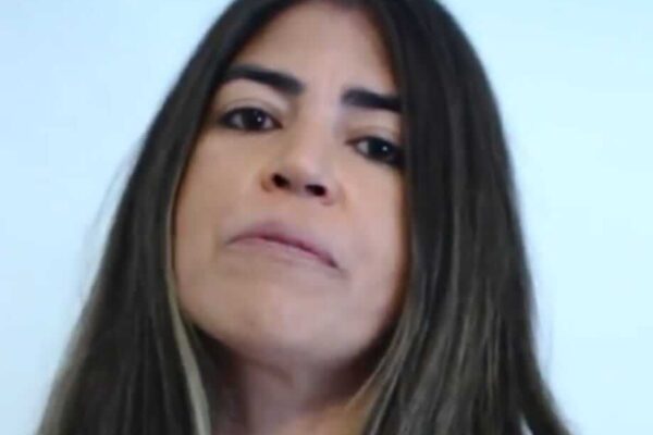 Bruna Surfistinha cobra retratação da Band TV por críticas de apresentador sobre site de acompanhantes patrocinar o Vitória