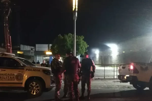 Cinco homens são presos em Pelotas após tentativa de assalto a banco