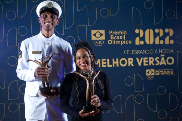 Alison dos Santos e Rebeca Andrade são homenageados em cerimônia do Prêmio Brasil Olímpico