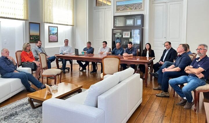 Entidades, associações e sindicatos do setor vitivinícola estiveram reunidos com o Ministério do Trabalho na Prefeitura de Bento Gonçalves