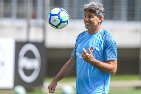 Em ritmo de carnaval, Renato é liberado para ficar mais tempo no Rio de Janeiro e não participa de treino no Grêmio