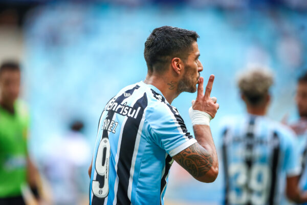 Suárez marca duas vezes e Grêmio bate o Aimoré pela quinta rodada do Gauchão