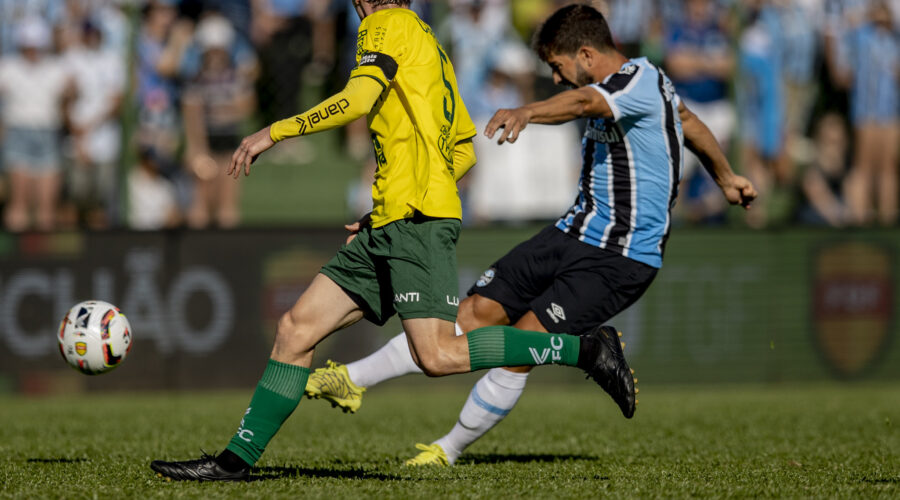 Grêmio x Tombense: A Battle on the Field