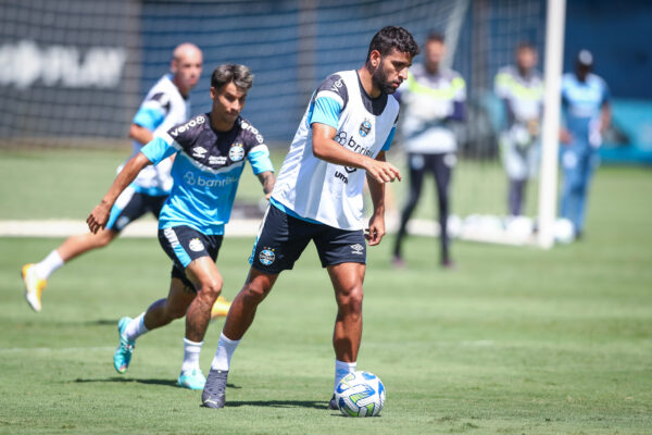 Grêmio comunica lesão muscular em três jogadores