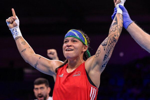 Histórico: Beatriz Ferreira fatura o bicampeonato mundial de boxe