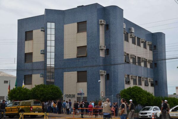 Começa novo julgamento de Leandro Boldrini pelo assassinato do filho Bernardo