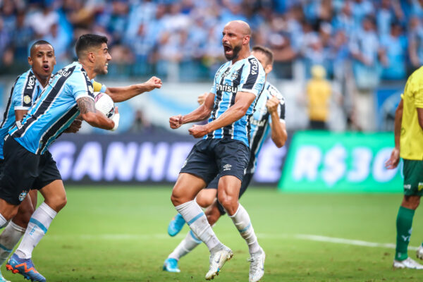 Com emoção nos pênaltis, Grêmio bate o Ypiranga e está na final do Gauchão Ipiranga