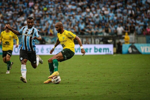 Grêmio sonda PK, destaque do Ypiranga; outros times da Série A estão interessados no lateral-esquerdo