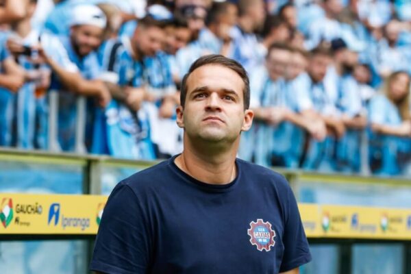 Thiago Carvalho aceita proposta da Série C e deixa o comando do Caxias
