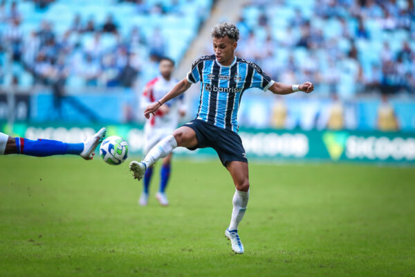 Renato revela que Bitello está jogando lesionado e Grêmio pode ter novos desfalques para enfrentar o Cruzeiro