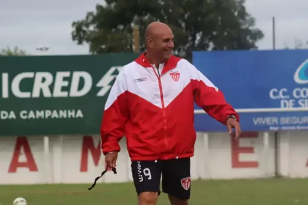 Hélio Vieira deixa o comando técnico do Guarany de Bagé
