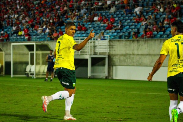 Mesmo com duas expulsões, Ypiranga estreia com vitória na Série C