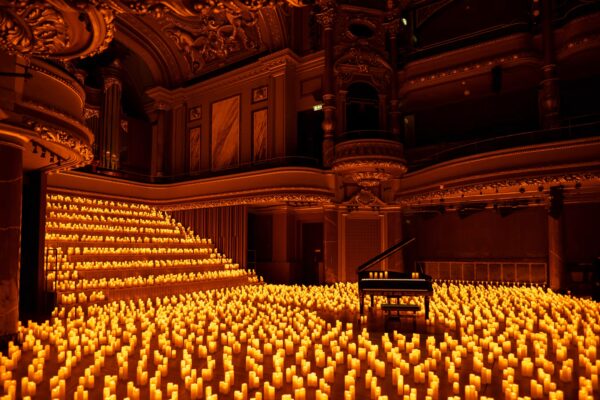 Candlelight: Concertos à luz de velas iluminam a cena cultural de Porto Alegre
