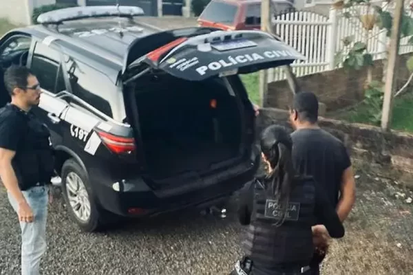 Polícia Civil prende homem que se passava por agente para extorquir pessoas em Dois Irmãos