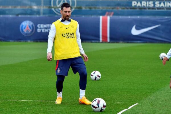 Messi falta treino de PSG e é punido com suspensão de duas semanas