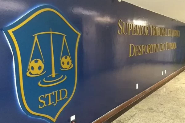 Procuradoria do STJD pede suspensão de oito jogadores envolvidos em máfia das apostas; veja lista