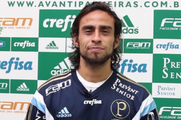 Ídolo do Palmeiras, Valdivia está internado em hospital psiquiátrico