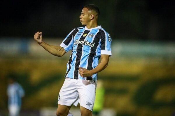 Vanderson ex-Grêmio é novidade na lista de convocados da Seleção Brasileira