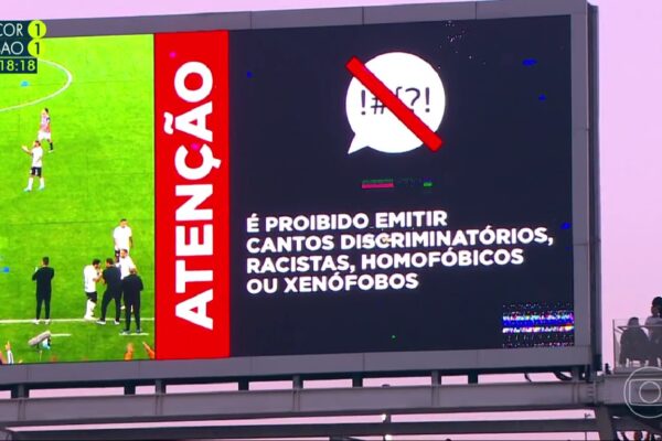 Corinthians é punido pelo STJD por cantos homofóbicos da torcida e vai jogar uma partida com portões fechados