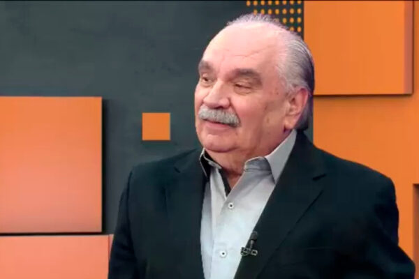 Morre aos 78 anos, o comentarista Paulo Roberto Martins, conhecido como Morsa
