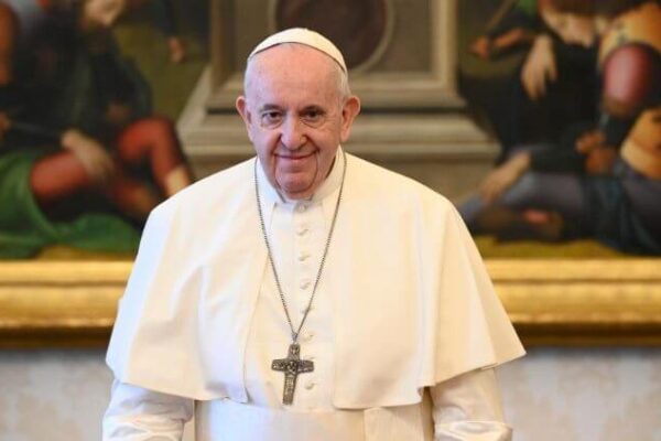Papa Francisco passará por cirurgia no intestino