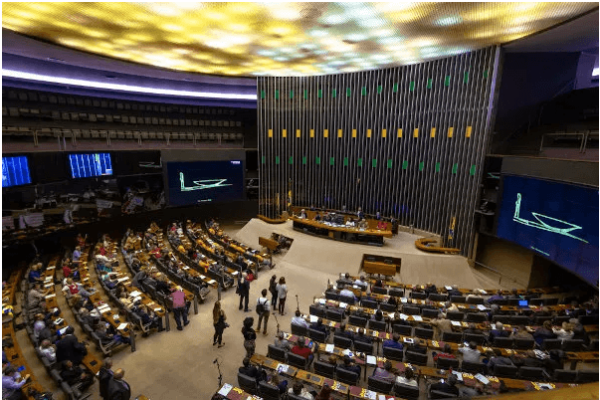 Deputados apresentam projetos de lei contra ação de cambistas em eventos no Brasil