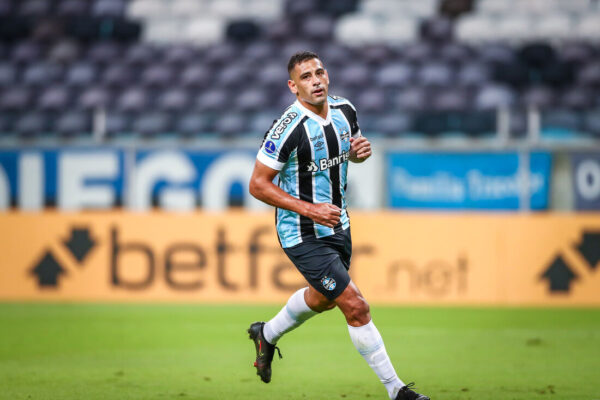 Com contrato encerrando Diego Souza tem expectativas de renovar com o Grêmio até o fim da temporada