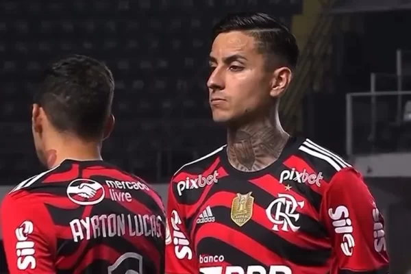 Flamengo utiliza patch de Campeão Brasileiro de 2022, sem ter sido vencedor