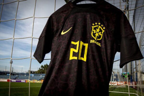 Em mensagem contra o racismo, Seleção Brasileira usará uniforme preto pela primeira vez